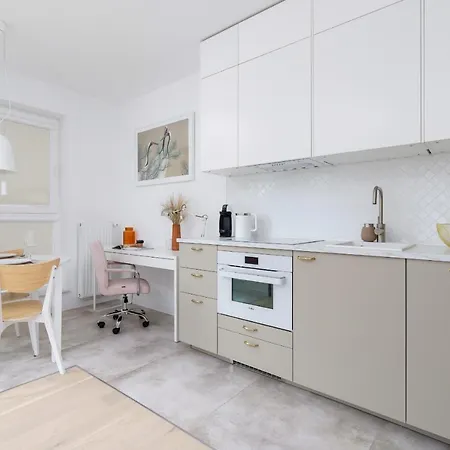 Apartment With Balcony & Parking Mogilska By Renters Prestige Krakov Exteriér fotografie