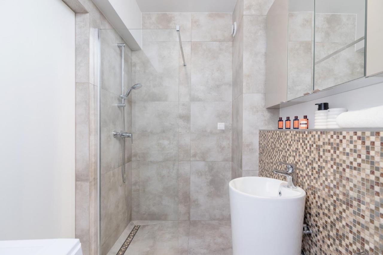 With Balcony & Parking Mogilska By Renters Prestige * Krakow