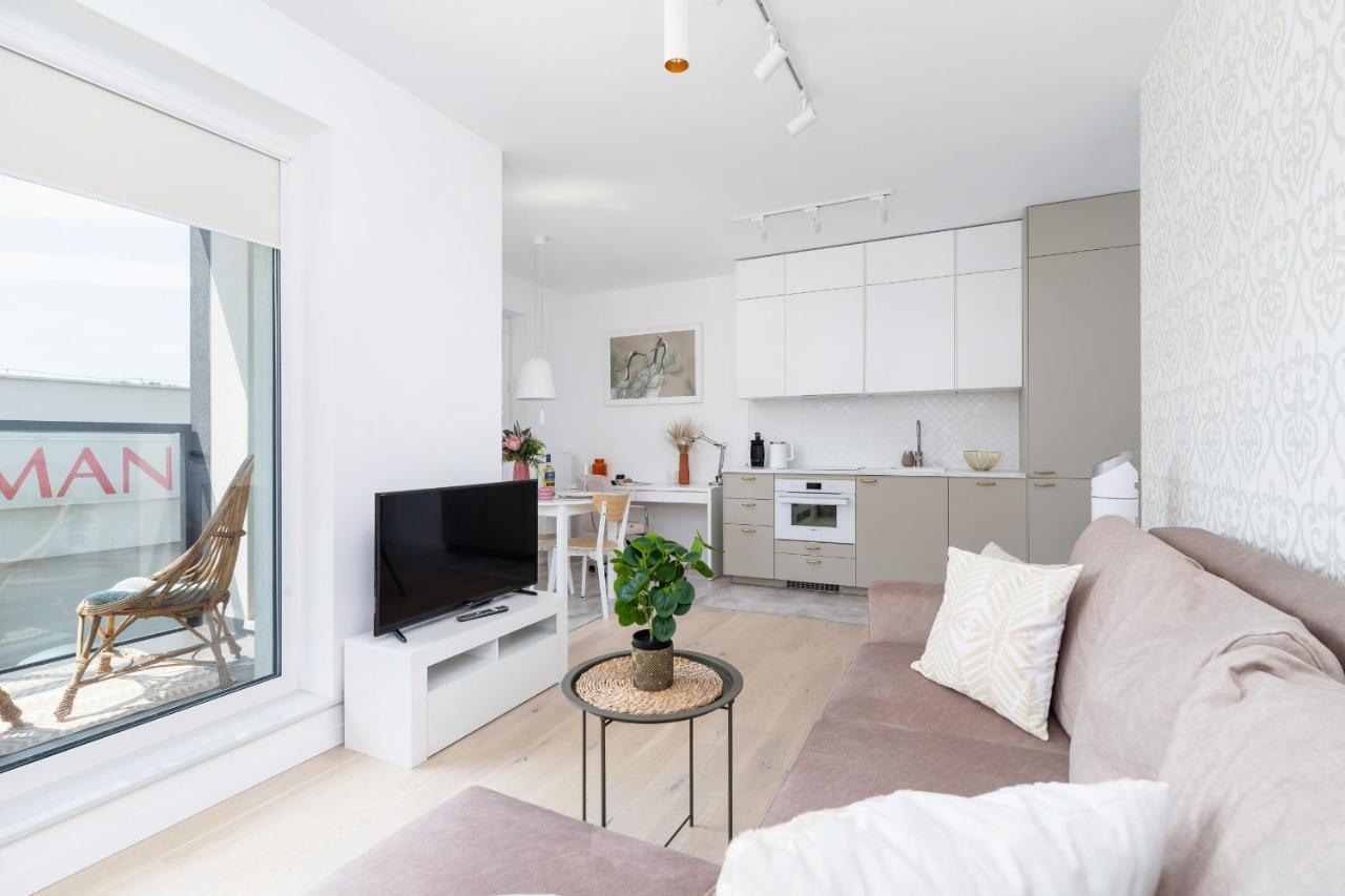 Apartment With Balcony & Parking Mogilska By Renters Prestige *